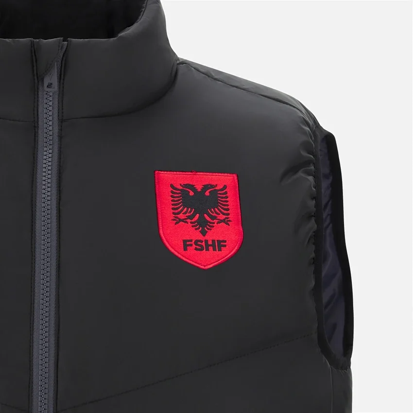 Albanien Nationalmannschaft FSHF 2026/27 Offizielle gewattete Westen für Erwachsene Albanien Nationalmannschaft FSHF 2026/27 Offizielle gewattete Westen für Erwachsene