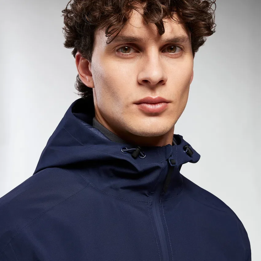 Stormshade Wasserdichte Funktionsjacke mit Kapuze Stormshade Wasserdichte Funktionsjacke mit Kapuze