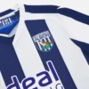 West Bromwich Albion F.C. 2025/26 Heim-Trikot für Erwachsene West Bromwich Albion F.C. 2025/26 Heim-Trikot für Erwachsene